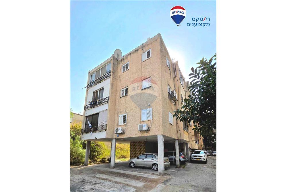 Apartment for Sale in Hadera - Image 1