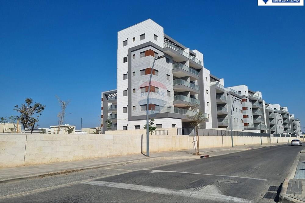 Apartment for Sale in קרית גת - Image 1