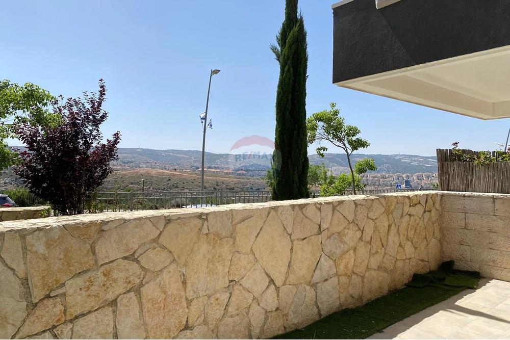 Apartment for Sale in צור הדסה - Image 1