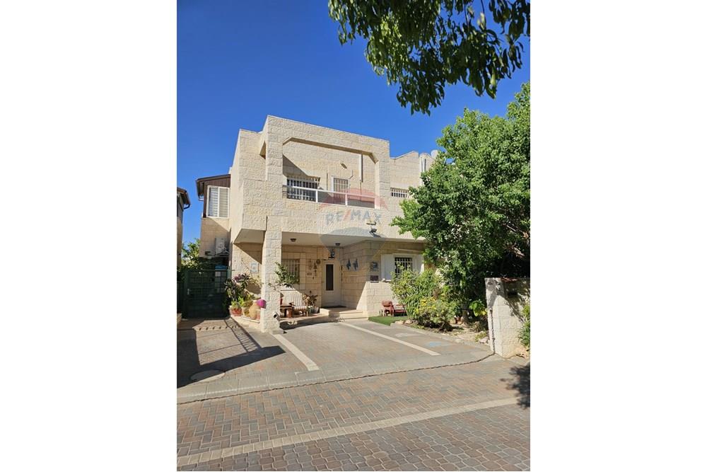House for Sale in Jerusalem - Image 1