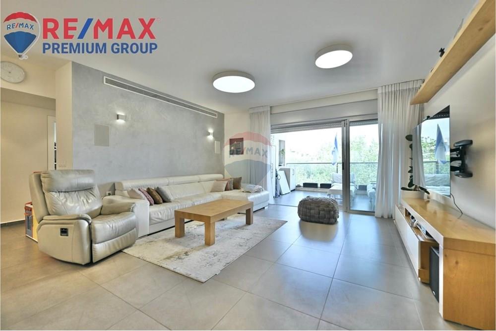 Apartment for Sale in שוהם - Image 3