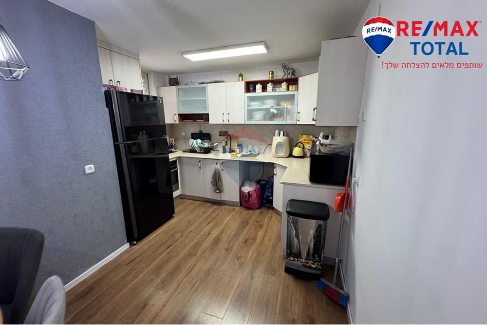 Apartment for Sale in Holon - Image 4