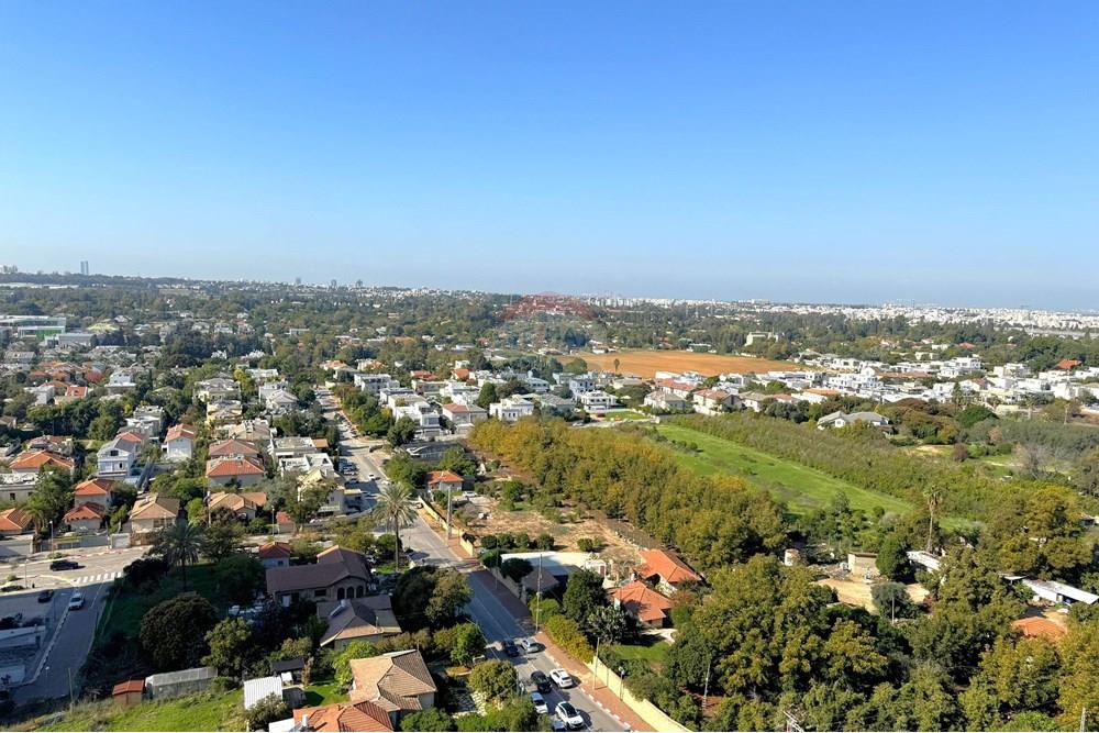 Apartment for Sale in Hod HaSharon - Image 1