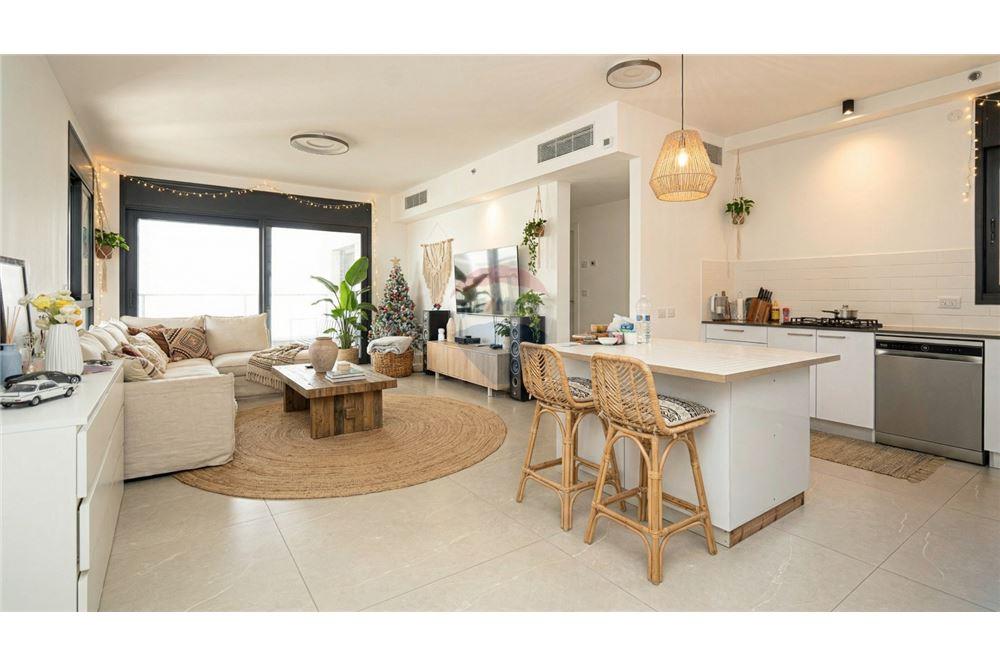 Apartment for Sale in Netanya - Image 2