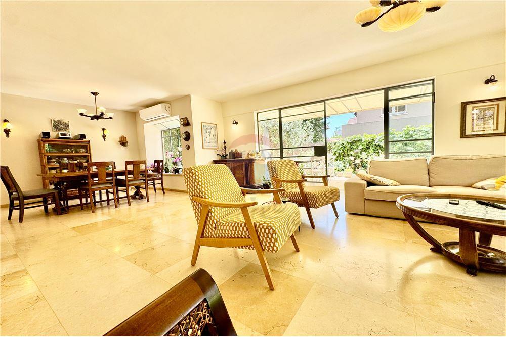 House for Sale in Ra'anana - Image 1