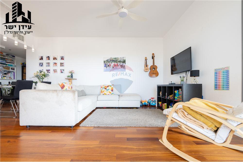 Apartment for Sale in Tel Aviv - Image 2