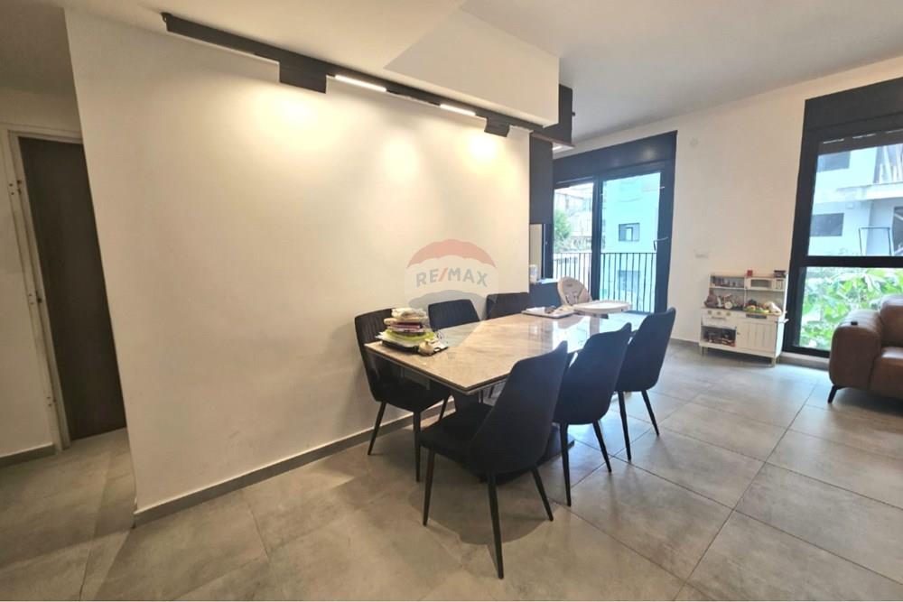 Apartment for Sale in Ramat Gan - Image 4