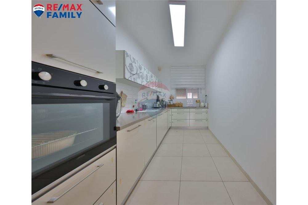 Apartment for Sale in קרית חיים - Image 3