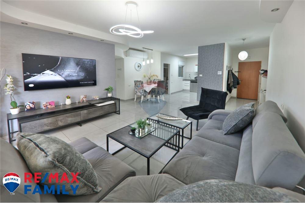 Apartment for Sale in Kiryat Yam - Image 1