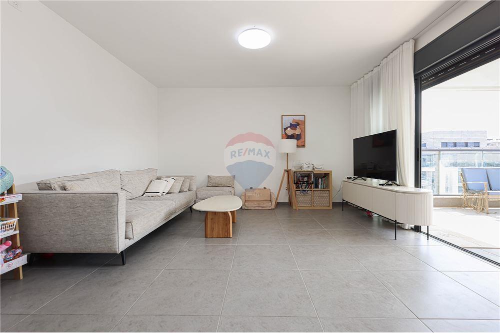 Apartment for Sale in Or Yehuda - Image 4