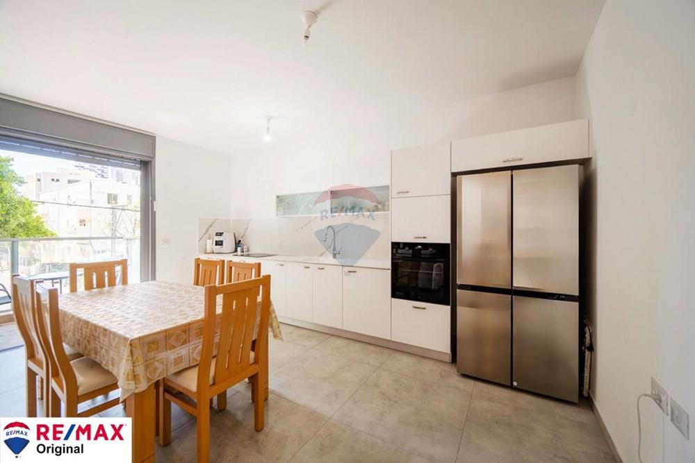 Apartment for Sale in Ramat Gan - Image 4