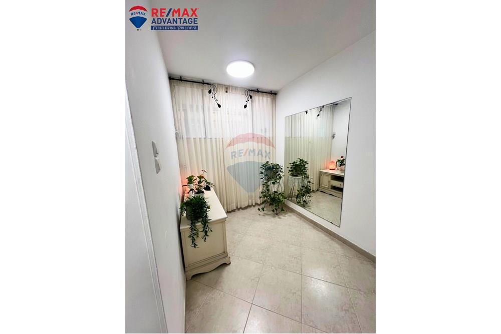 Apartment for Sale in Tel Aviv - Image 4