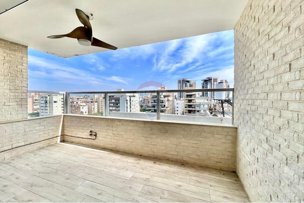 Apartment for Sale in Netanya - Image 3