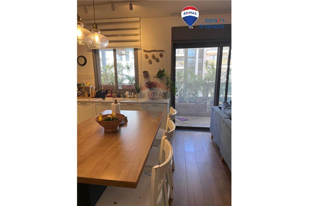 Apartment for Sale in Hadera - Image 3