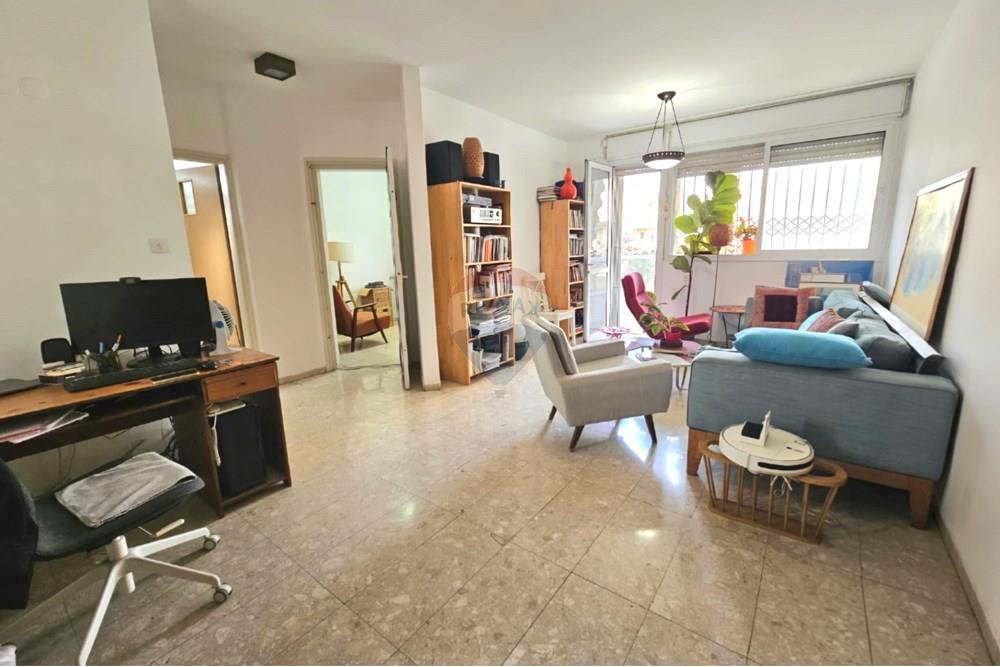 Apartment for Sale in Ramat Gan - Image 2