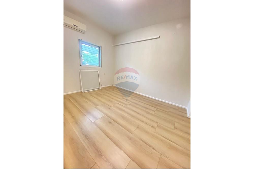 Apartment for Sale in Kfar Saba - Image 6