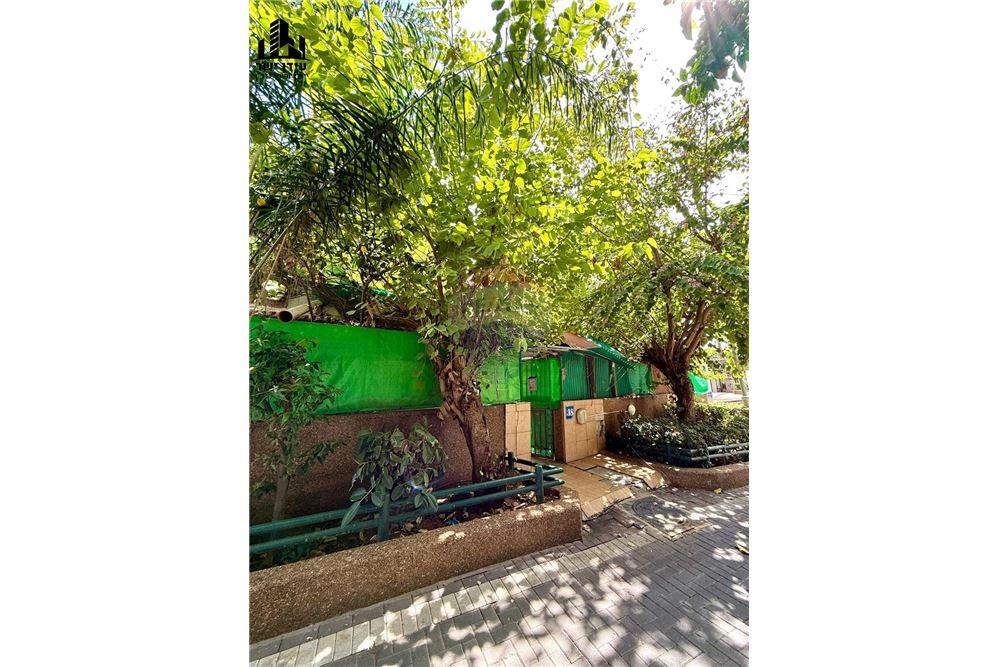 Condo for Sale in Tel Aviv - Image 1