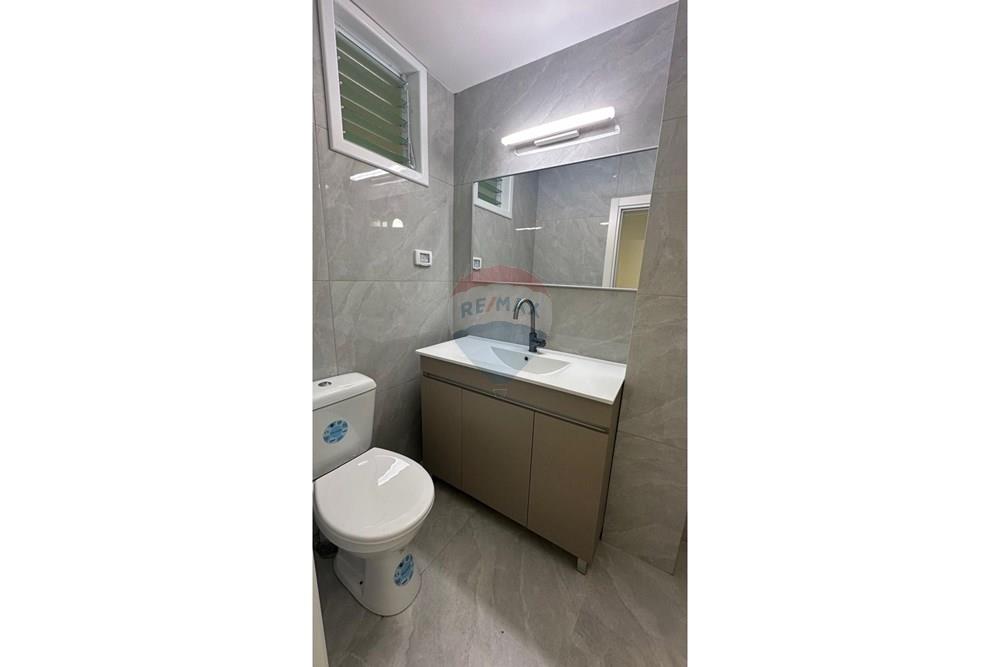 Apartment for Sale in Holon - Image 6