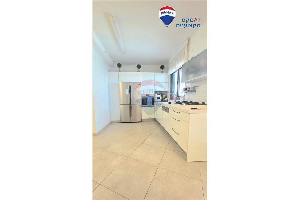 Apartment for Sale in Hadera - Image 5
