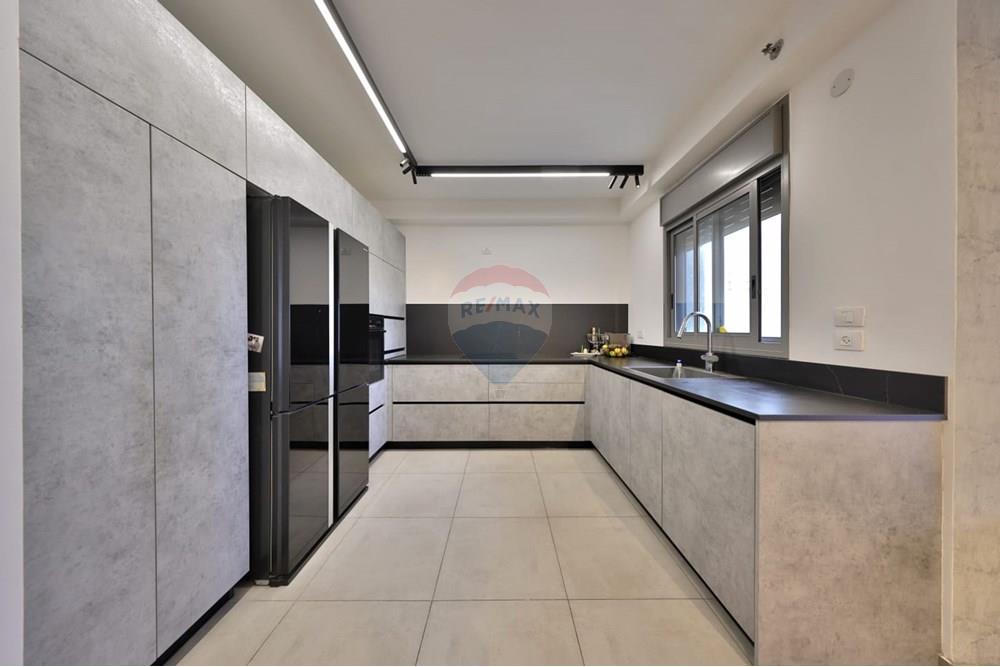 Apartment for Sale in קרית ביאליק - Image 3