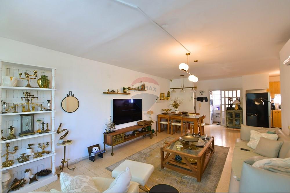 Apartment for Sale in קרית אונו - Image 3