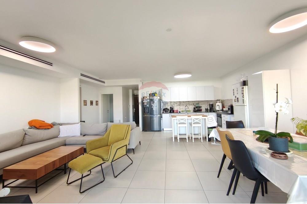 Apartment for Sale in Modi'in - Image 2