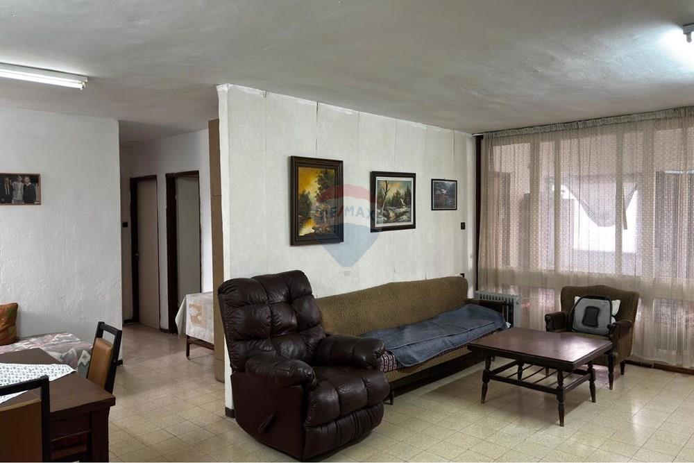 Apartment for Sale in Lod - Image 1