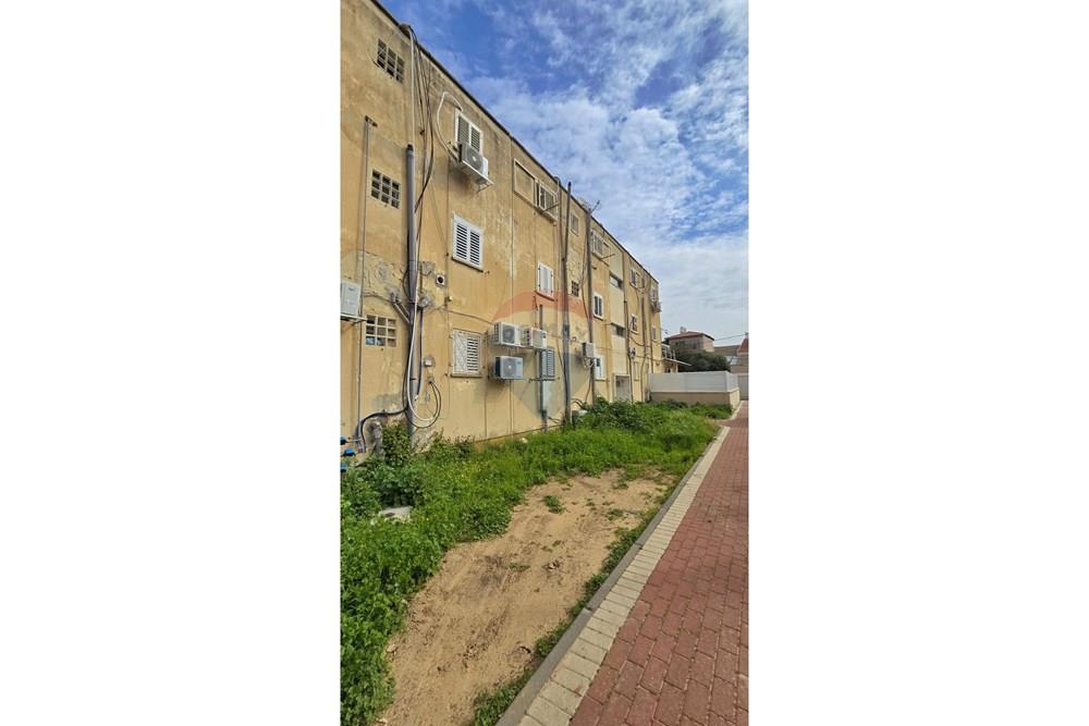 Apartment for Sale in Kiryat Yam - Image 6