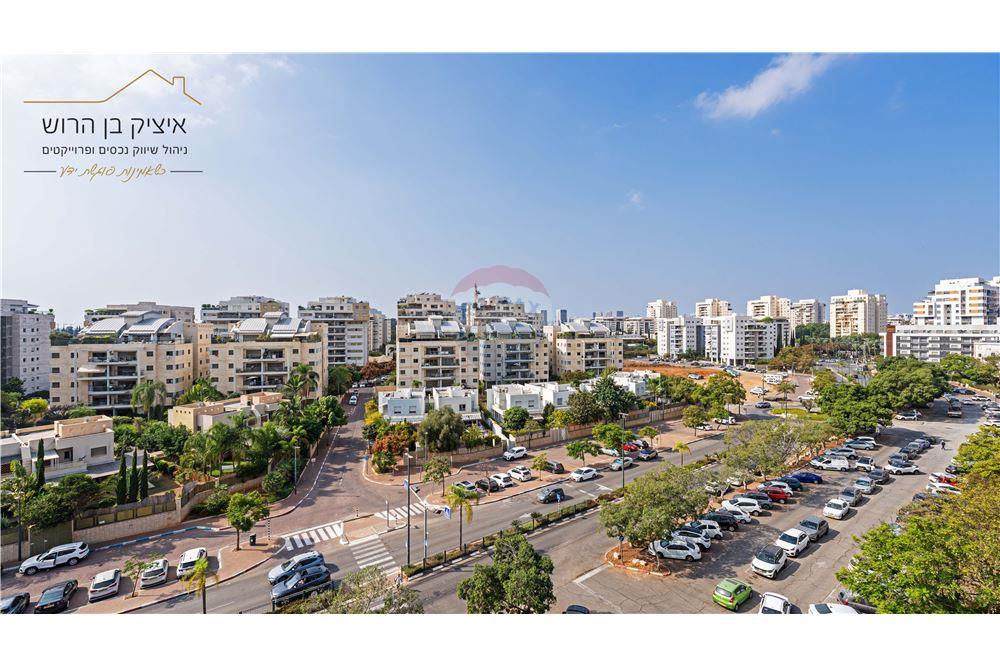 Apartment for Sale in קרית אונו - Image 3
