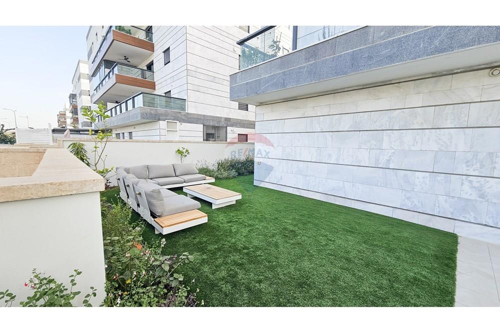 Apartment for Sale in גן יבנה - Image 3