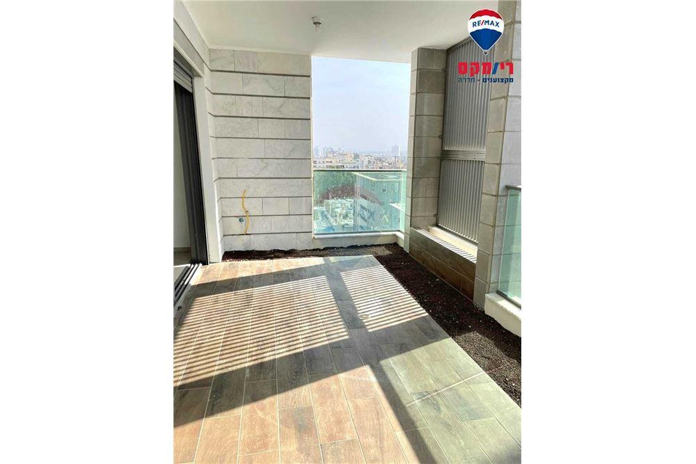 Apartment for Sale in Hadera - Image 7