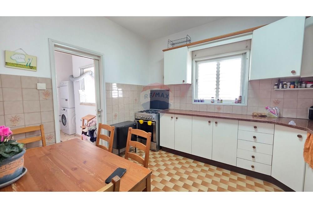 Apartment for Sale in Tel Aviv - Image 2