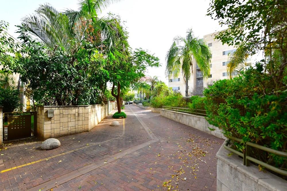 Apartment for Sale in קרית אונו - Image 6