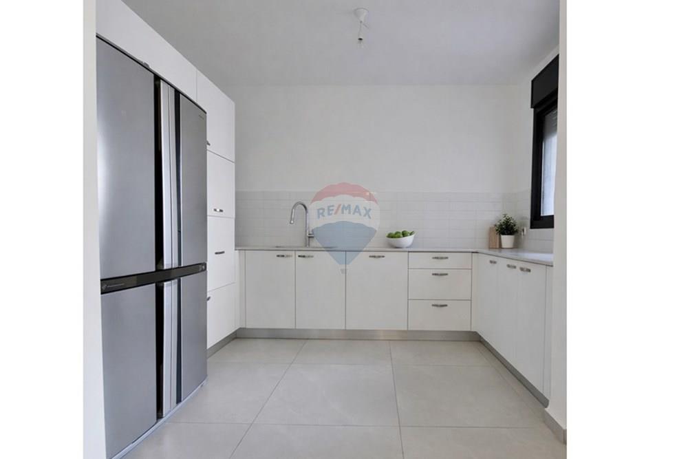 Apartment for Sale in Or Yehuda - Image 5