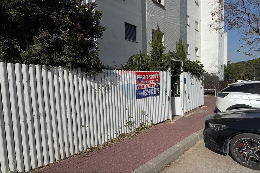 Apartment for Sale in נוף הגליל - Image 2