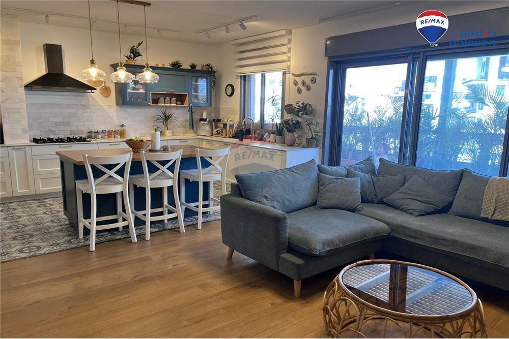 Apartment for Sale in Hadera - Image 1