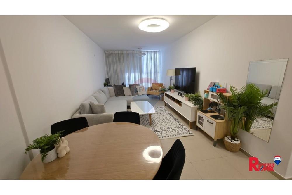Apartment for Sale in Rishon LeZion - Image 3