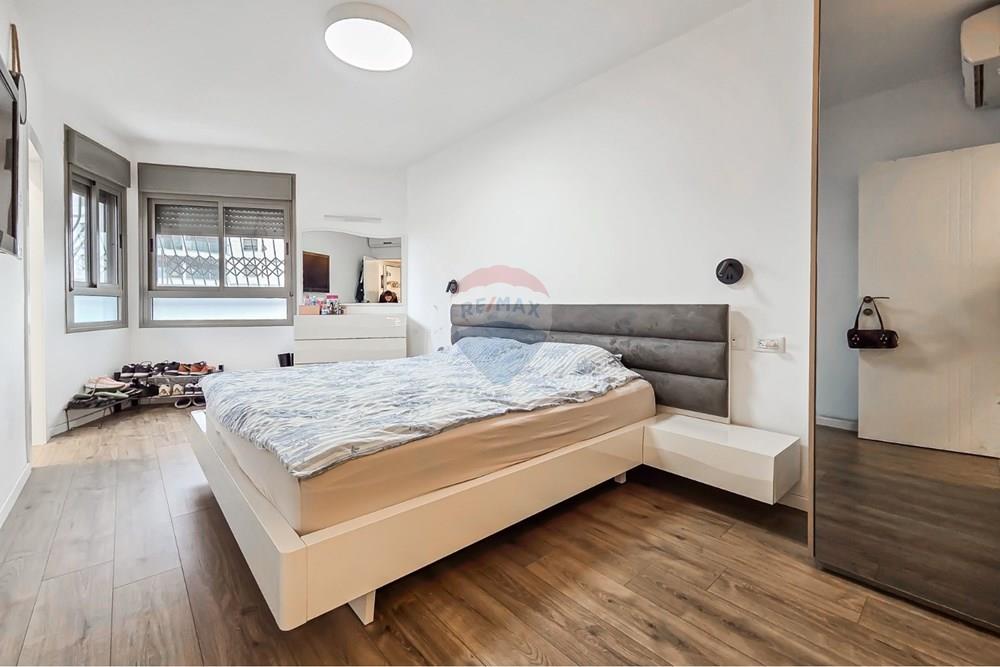 Apartment for Sale in Kiryat Yam - Image 5