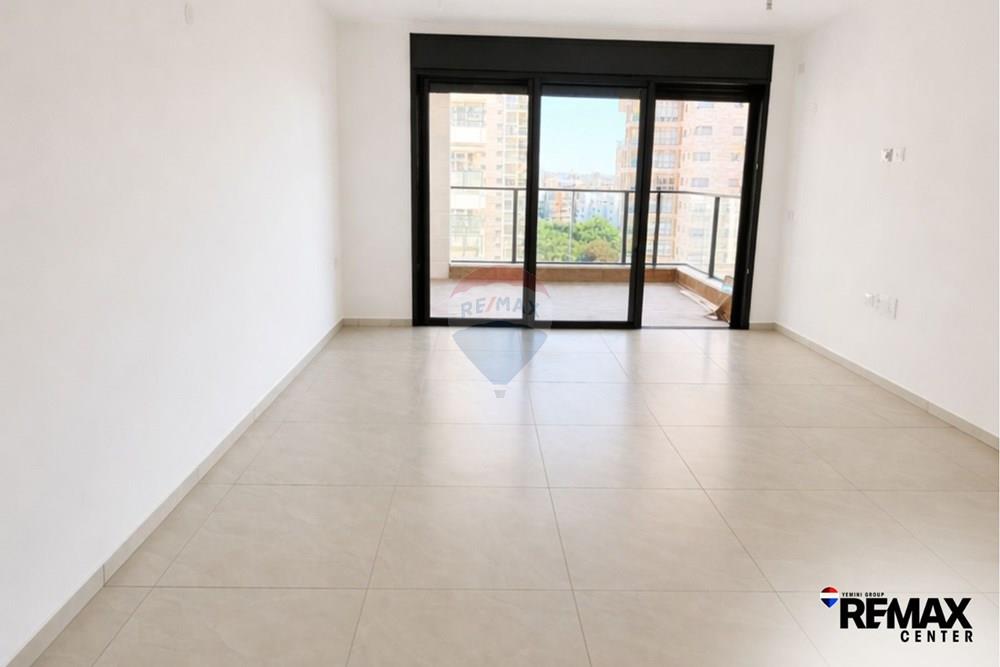 Apartment for Sale in Bat Yam - Image 5