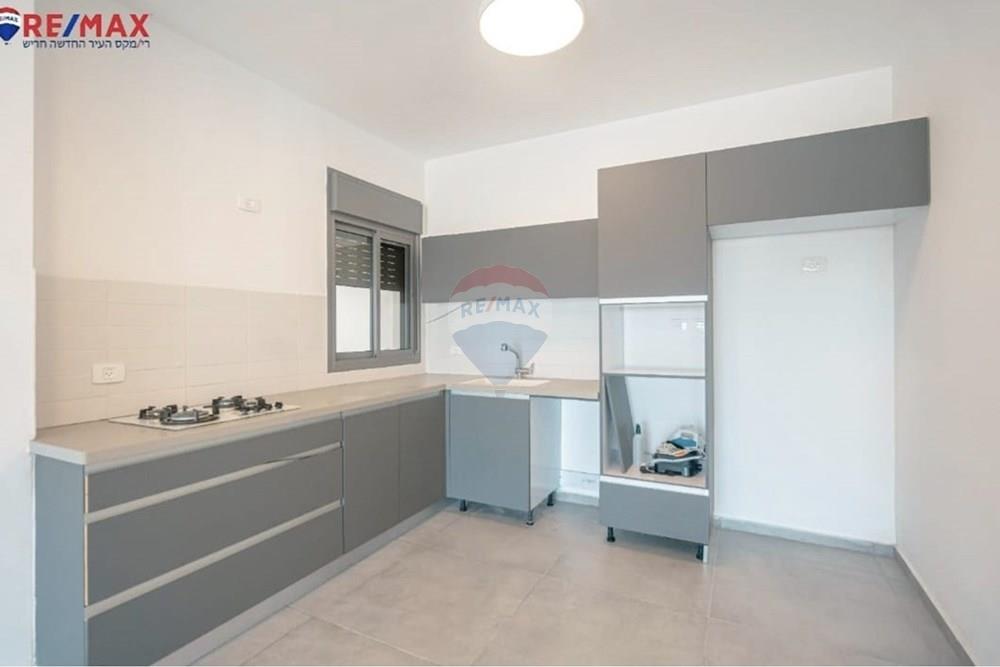 Apartment for Sale in חריש - Image 2