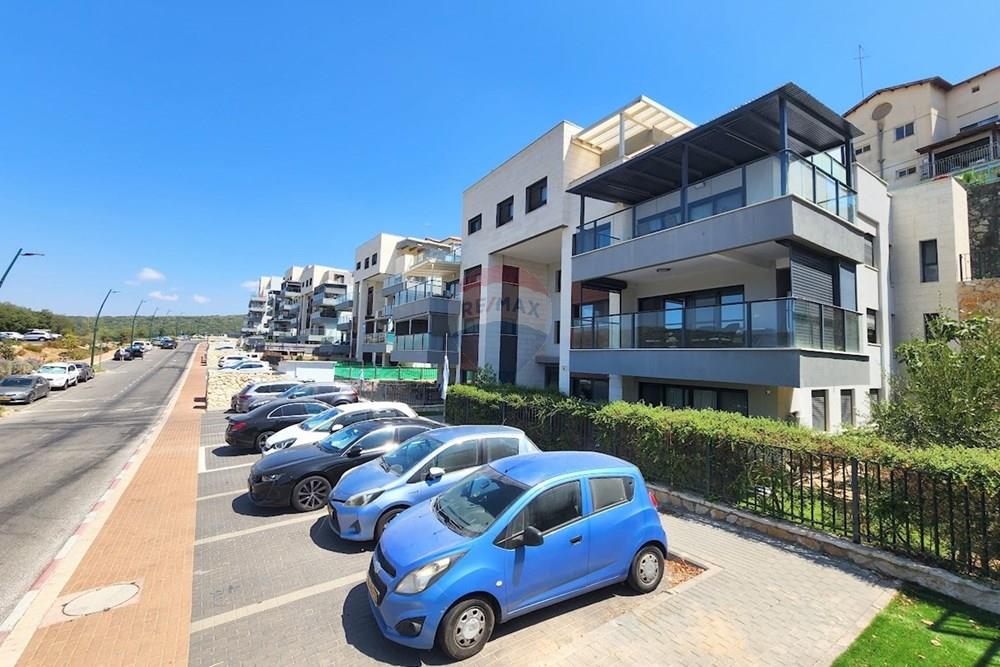 Apartment for Sale in מעלות - Image 7