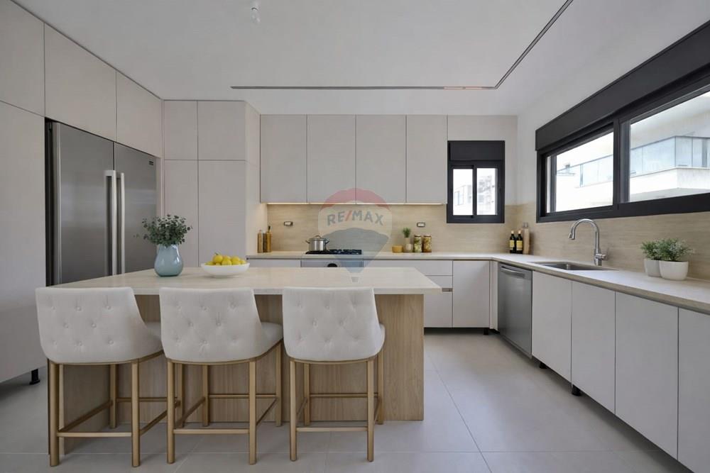 Apartment for Sale in קרית מוצקין - Image 1