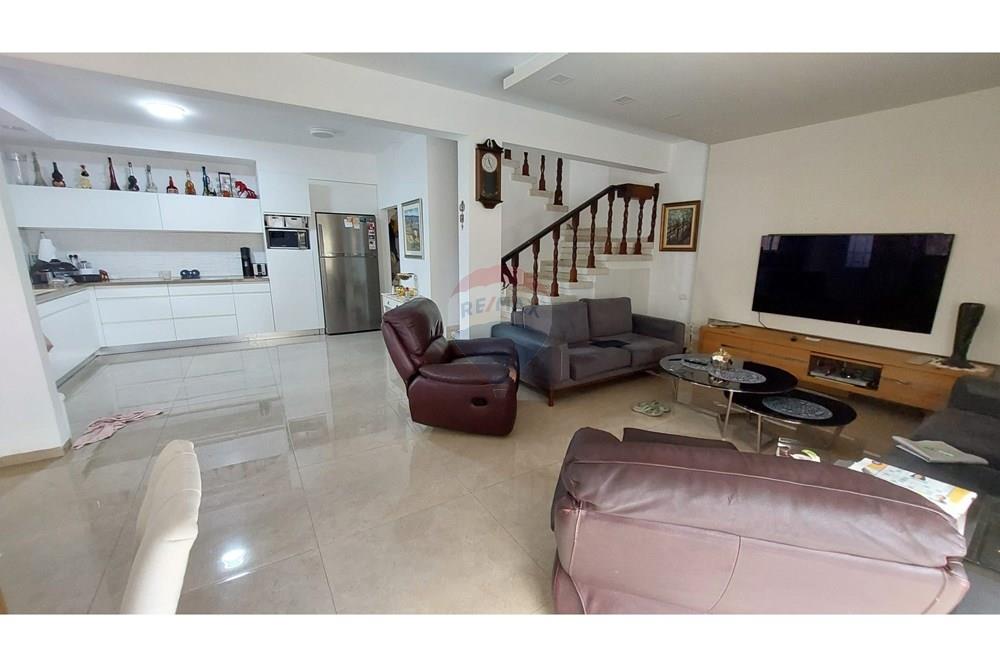 Apartment for Sale in קרית אתא - Image 2