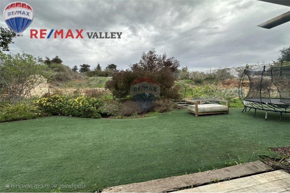 Condo for Sale in ציפורי - Image 1