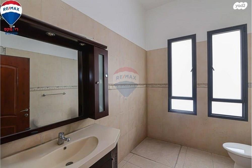 House for Sale in Hadera - Image 7
