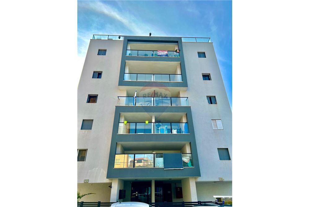 Apartment for Sale in Netanya - Image 1