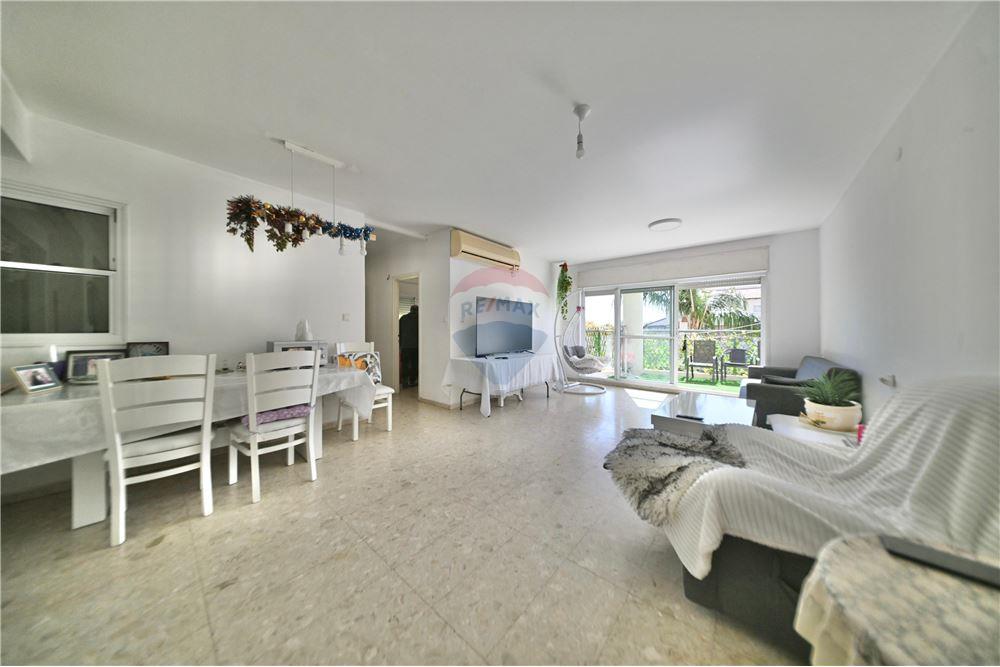 Apartment for Sale in Or Yehuda - Image 2