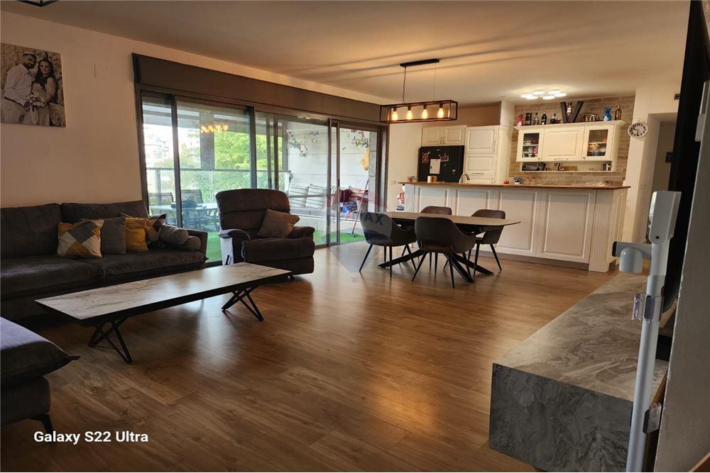 Apartment for Sale in Hadera - Image 3