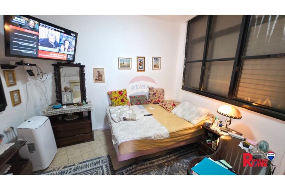 Apartment for Sale in Ramat Gan - Image 4