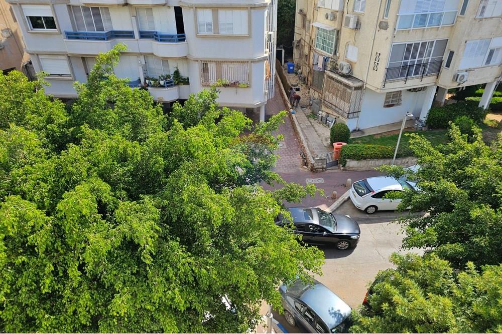 Apartment for Sale in Holon - Image 1